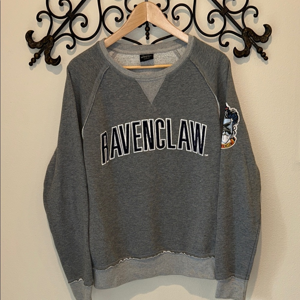 HARRY POTTER RAVENCLAW UNIVERSAL STUDIOS SWEATER SIZE MEDIUM UNISEX
